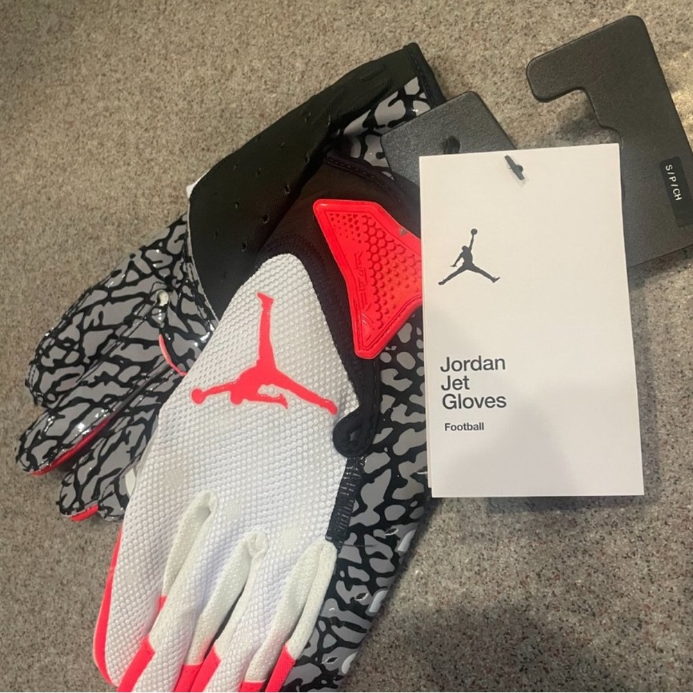 Nike Air Jordan Jet 7.0 Football Receiver Gloves Red Black White 
Men’s Sz L XL